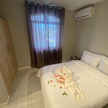Cosi Holiday Mont-Choisy Bagian luar foto