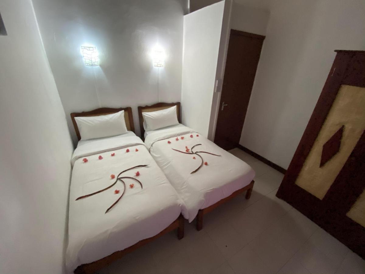Cosi Holiday Mont-Choisy Bagian luar foto