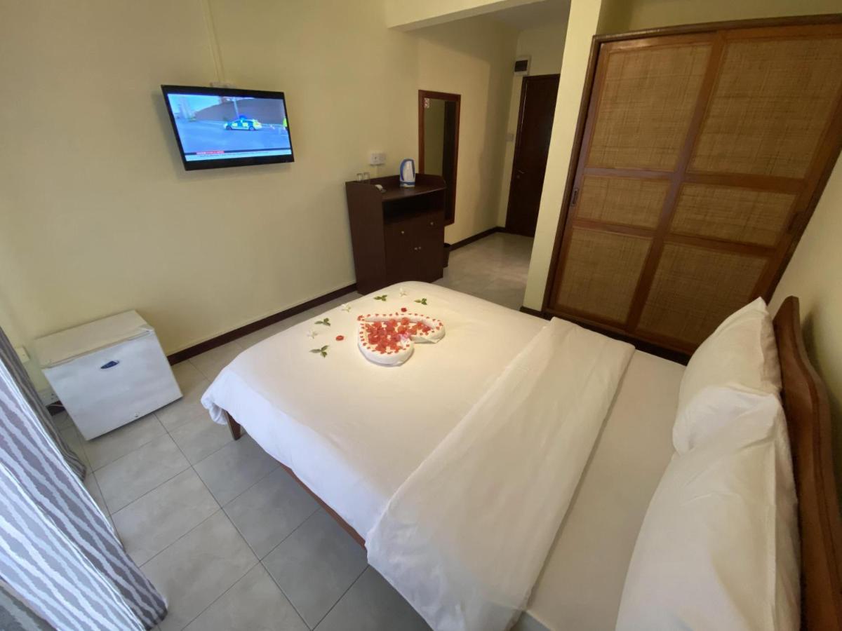 Cosi Holiday Mont-Choisy Bagian luar foto