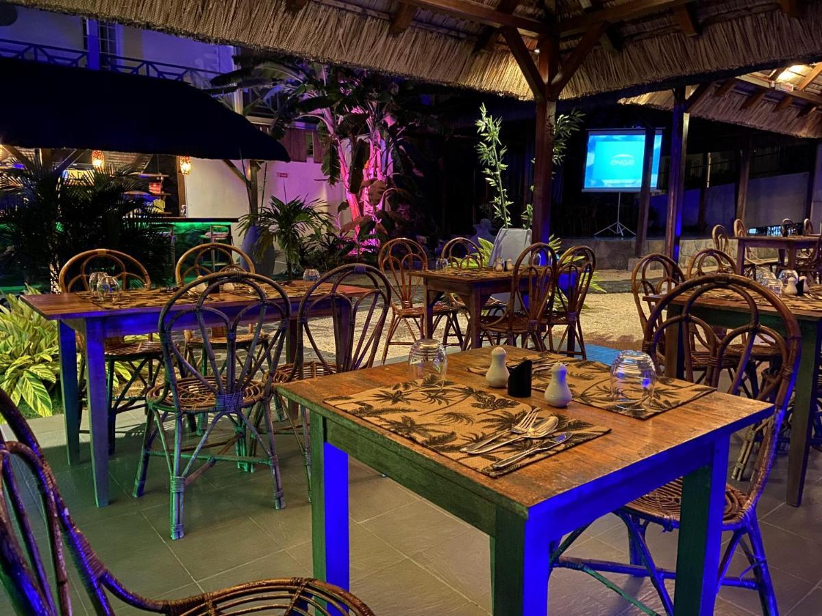 Cosi Holiday Mont-Choisy Bagian luar foto