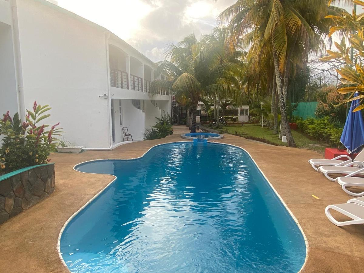 Cosi Holiday Mont-Choisy Bagian luar foto