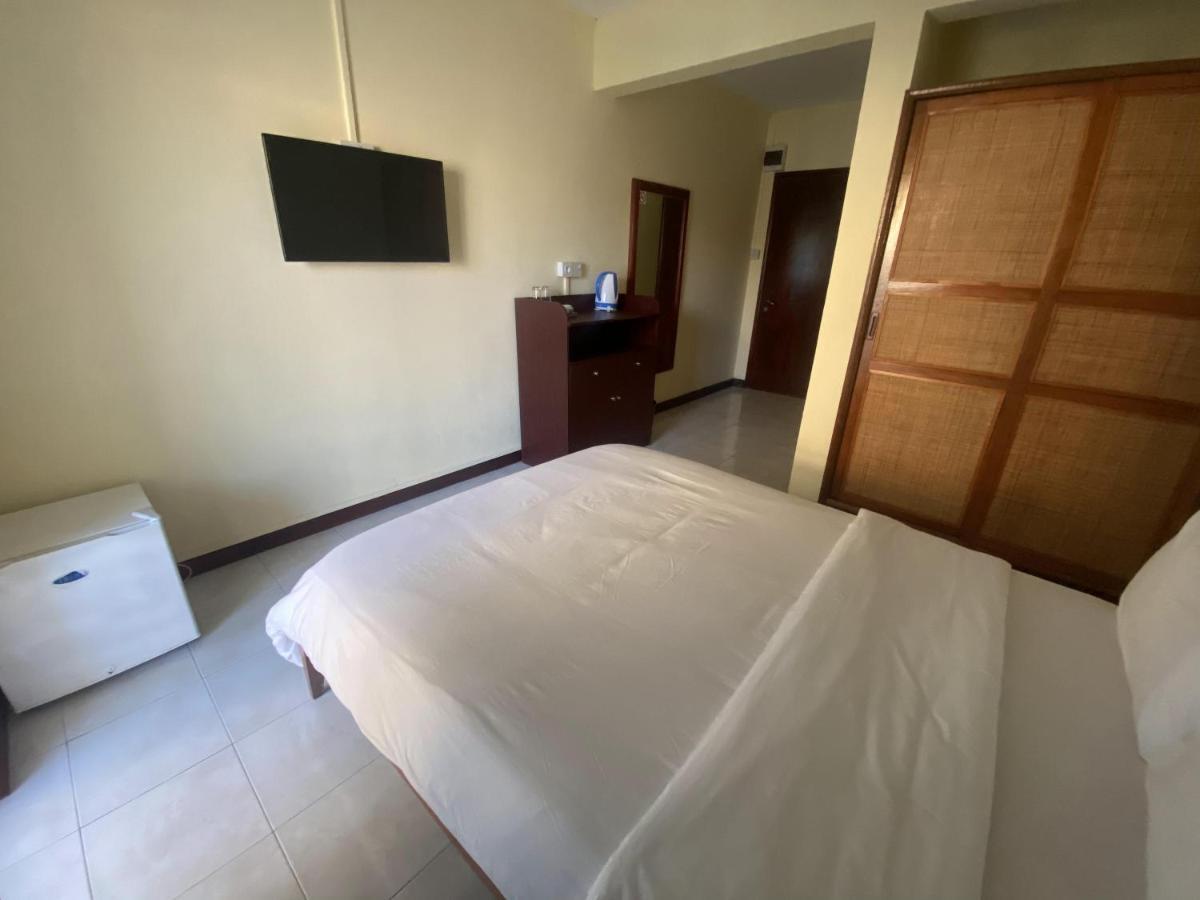 Cosi Holiday Mont-Choisy Bagian luar foto