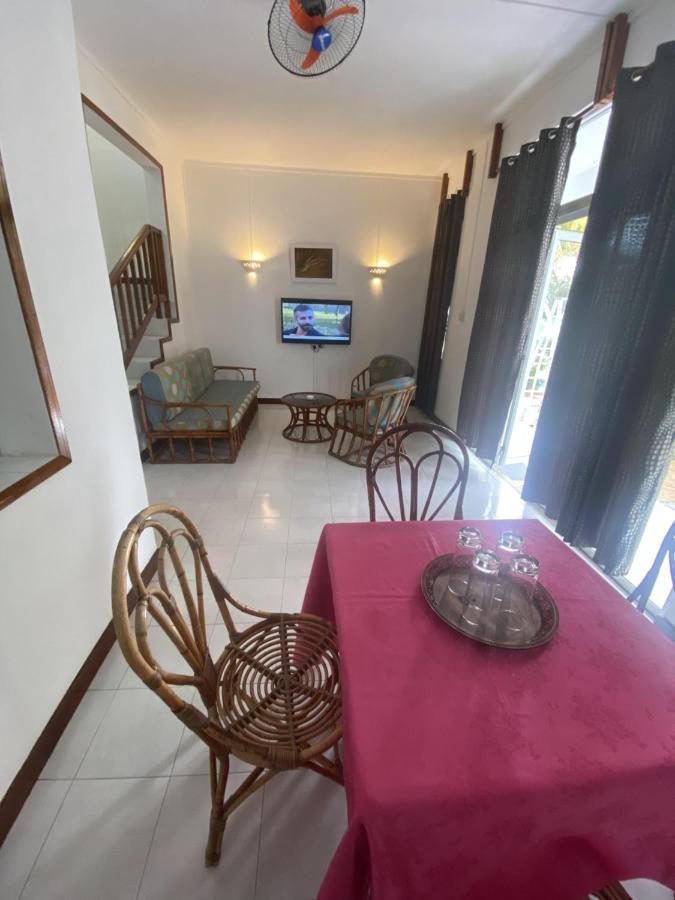 Cosi Holiday Mont-Choisy Bagian luar foto